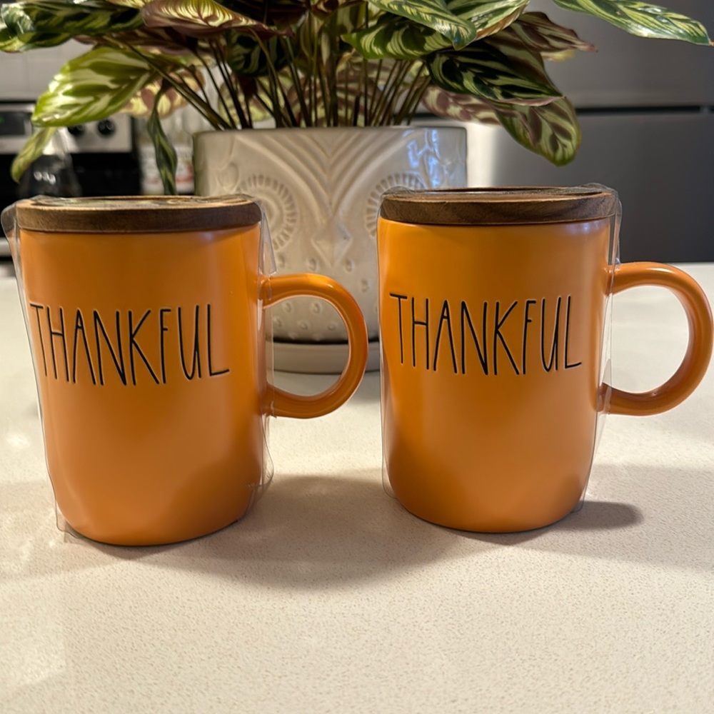 NEW: Set of Two Rae Dunn Mugs w/ Wooden Lid/Coaster